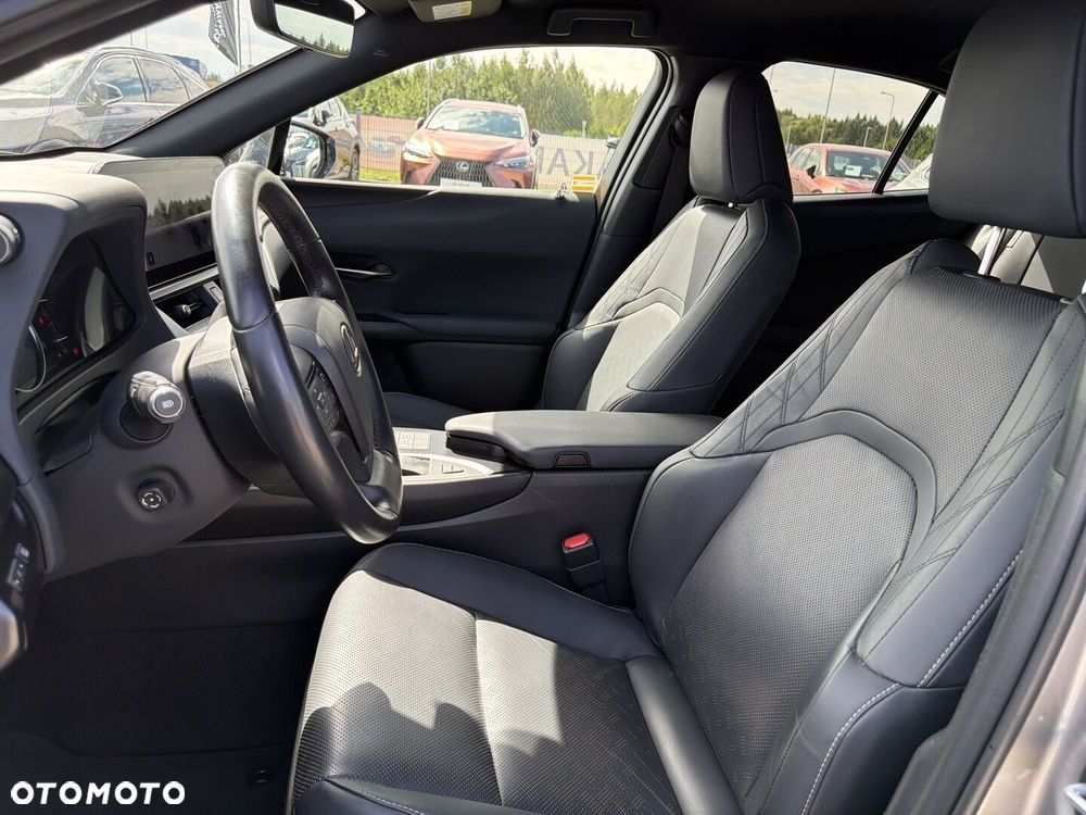 Lexus UX - 23