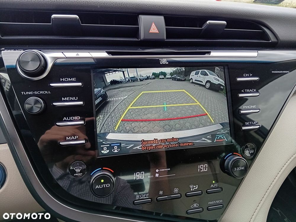 Toyota Camry 2.5 Hybrid Executive CVT - 15