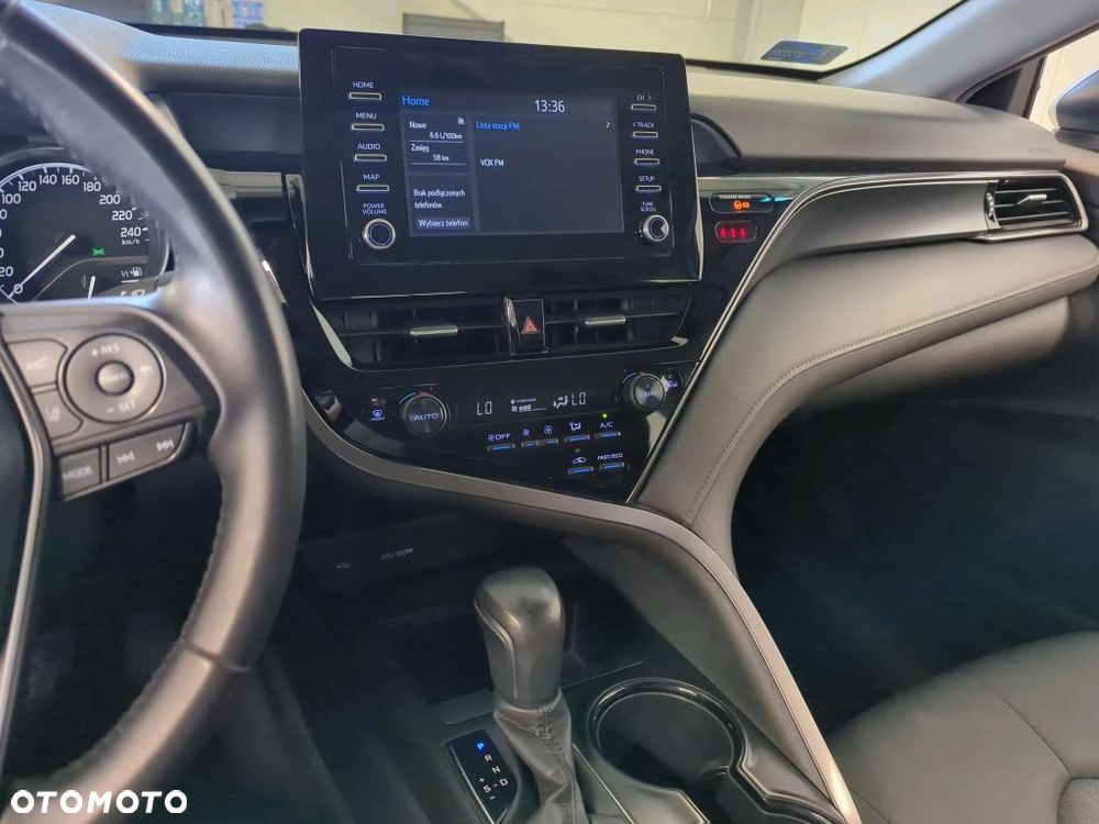 Toyota Camry - 12
