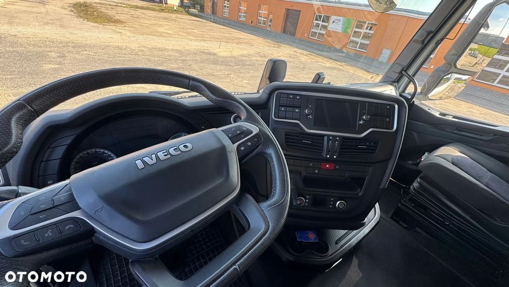 Iveco S-WAY 2LNG - 12
