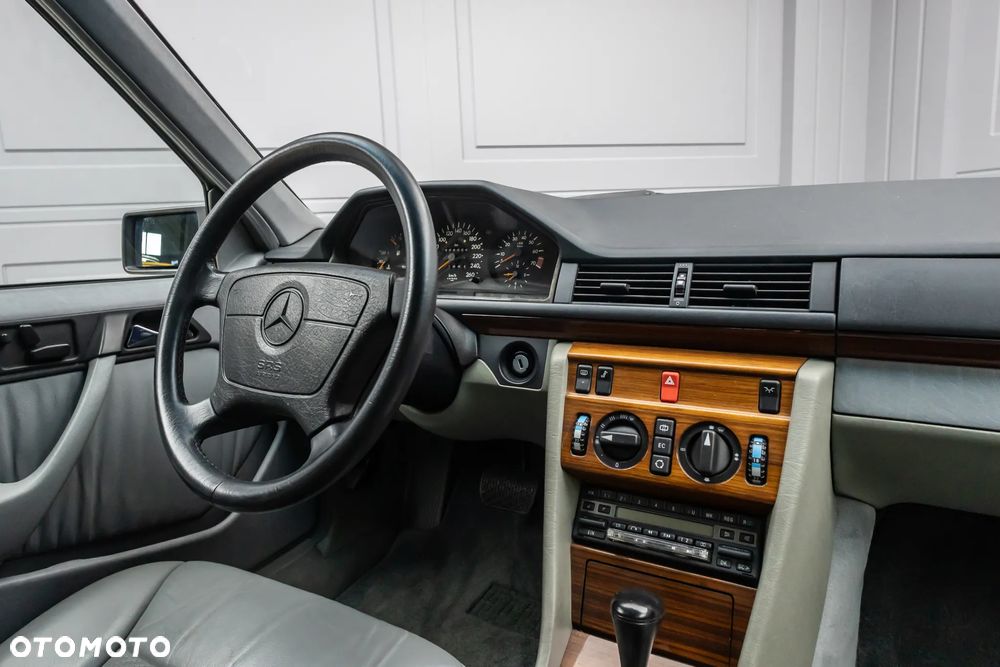 Mercedes-Benz Klasa E - 39