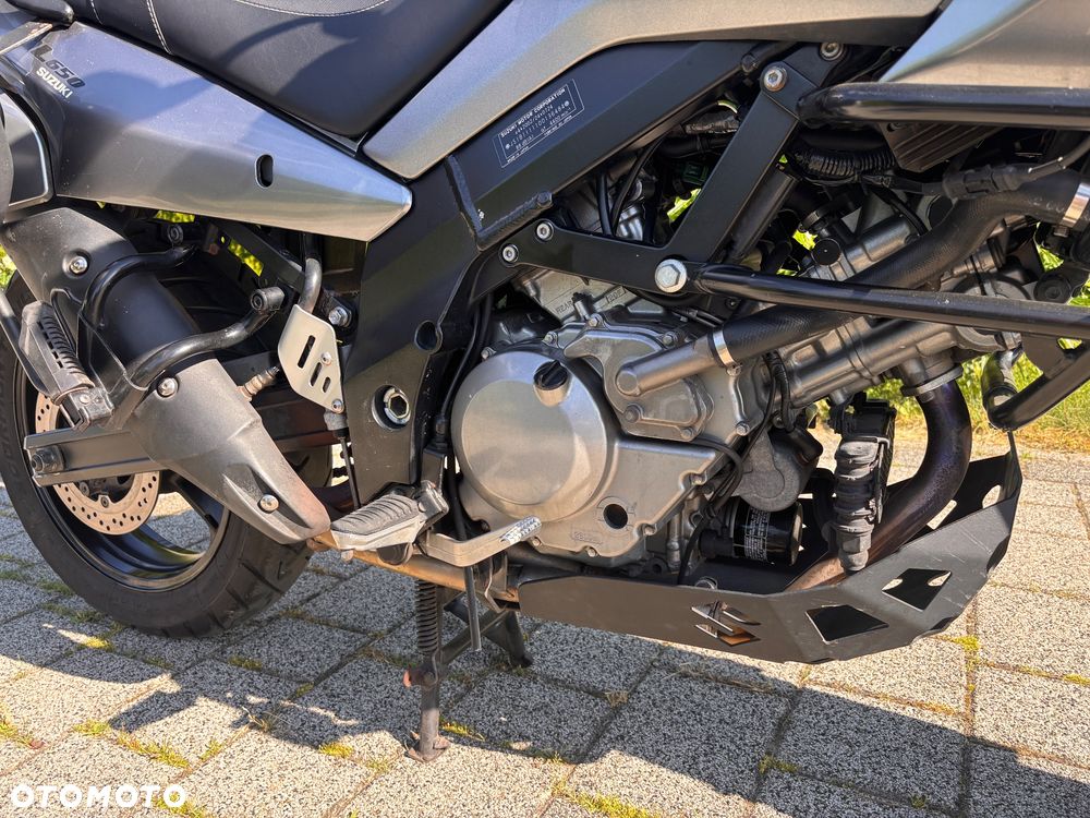 Suzuki V-STROM - 8