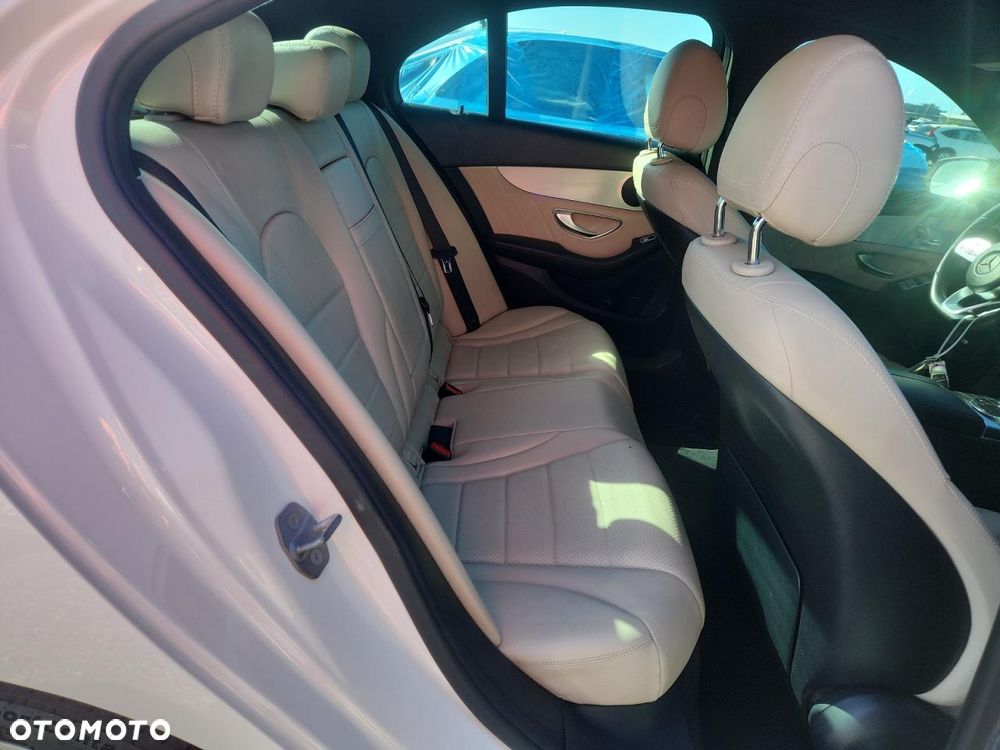 Mercedes-Benz Klasa C 300 9G-TRONIC Exclusive - 9