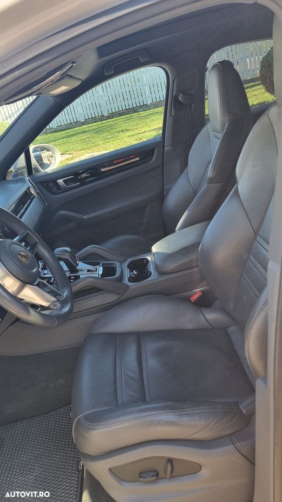 Porsche Cayenne Coupe Standard - 9