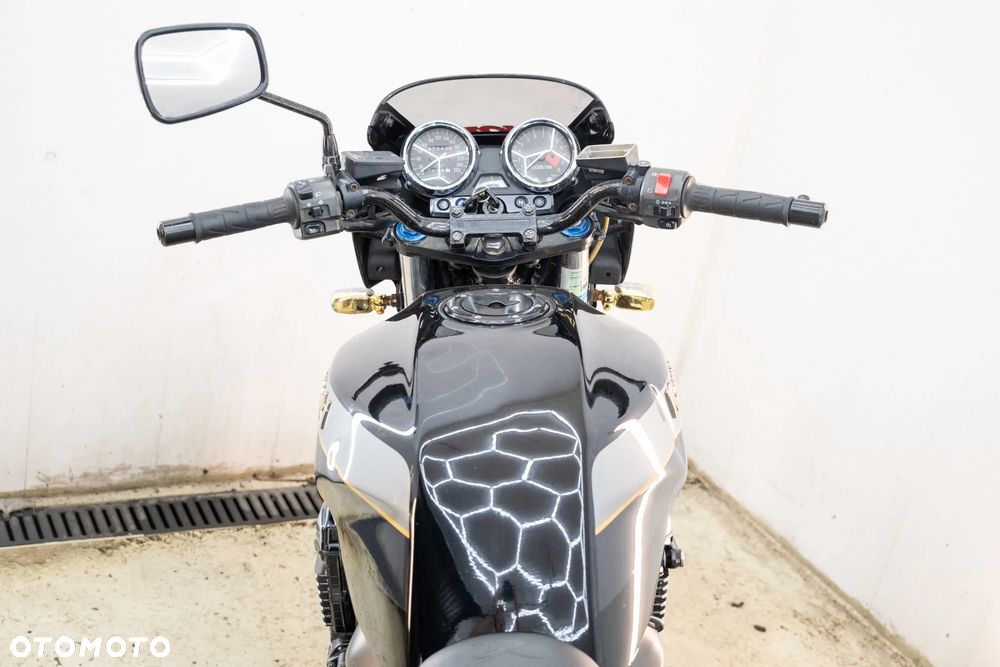Kawasaki ZRX - 24