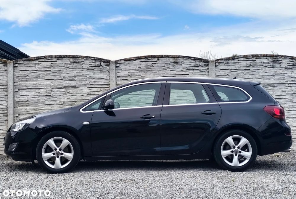 Opel Astra 1.6 Turbo Cosmo - 2