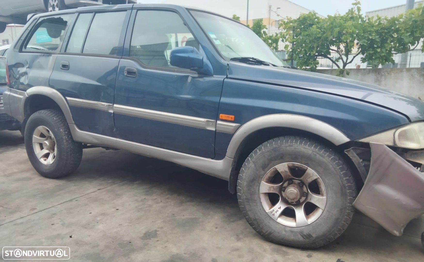 Ssangyong Musso 2.3TD de 2000 disponível para peças - 1