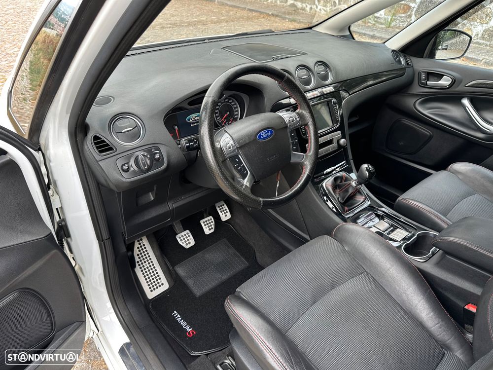 Ford S-Max 2.2 TDCi Titanium 7L - 26
