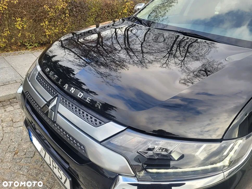 Mitsubishi Outlander 2.0 Intense + Navi 4WD CVT - 19