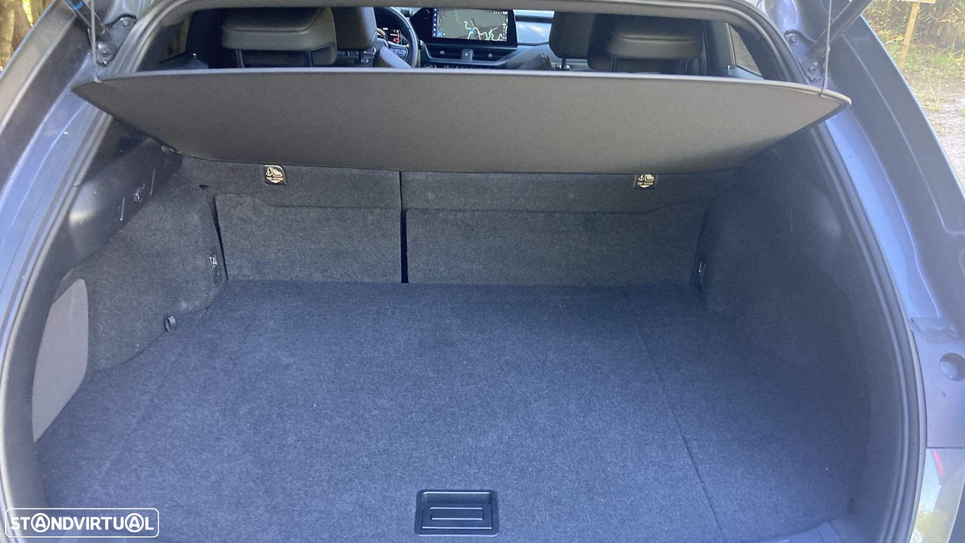 Lexus UX 250h Sport (Ecrã 12.3) - 16