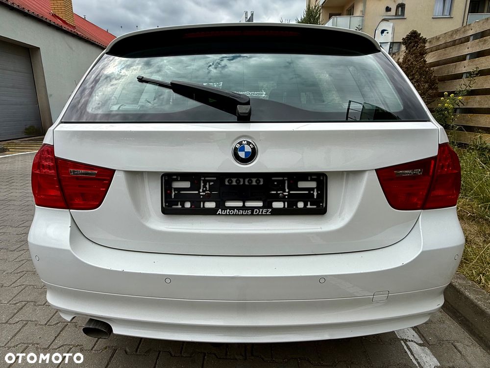 BMW Seria 3 318d - 15