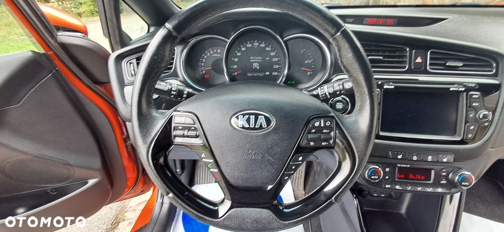 Kia Ceed 1.6 GDI ISG Platinum Edition - 6
