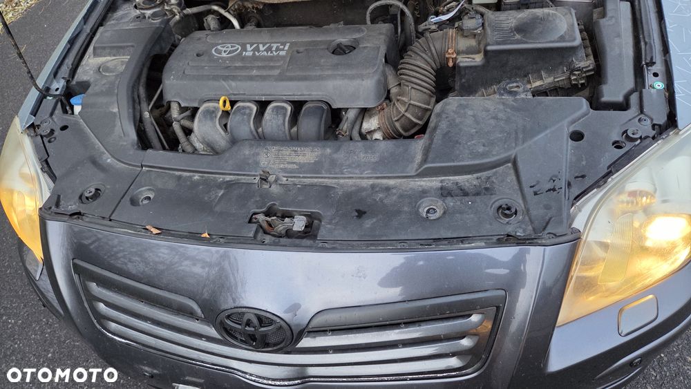 Toyota Avensis 1.8 VVT-i Combi - 19
