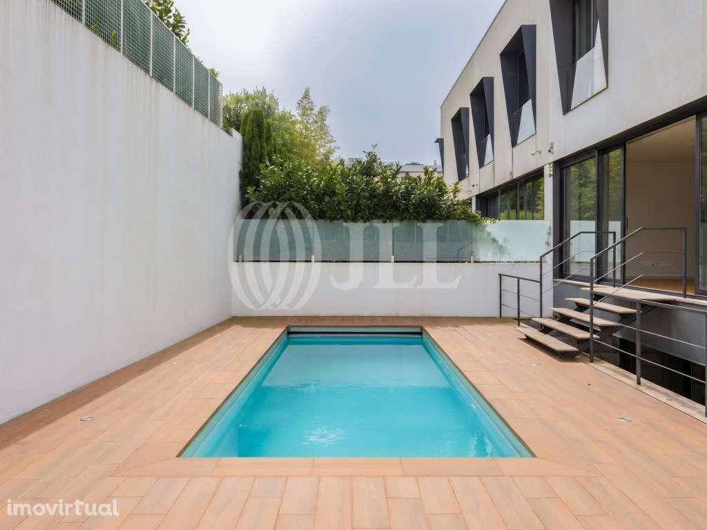 Moradia T4 com piscina e garagem, na Boavista, Porto - Grande imagem: 2/35