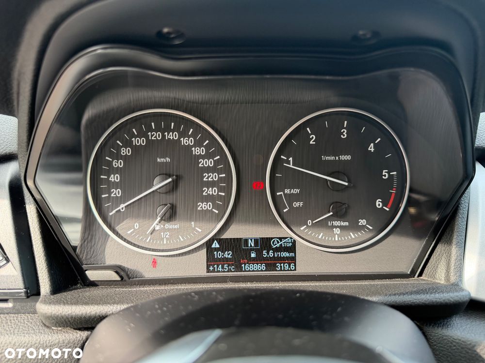 BMW Seria 2 218d - 17