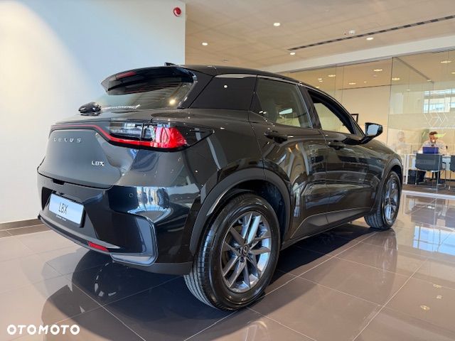 Lexus LBX 1.5 Hybrid - 4