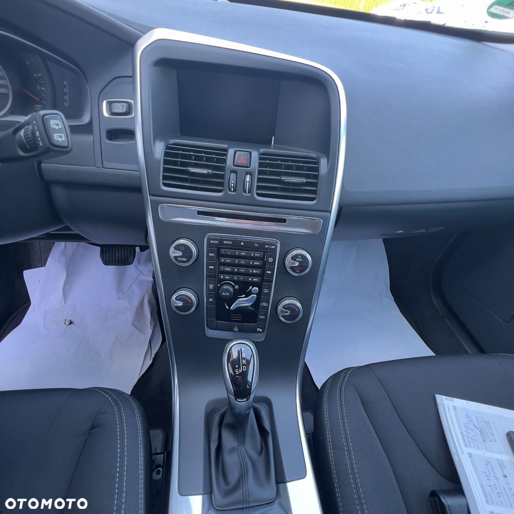 Volvo XC 60 D4 Geartronic Kinetic - 21