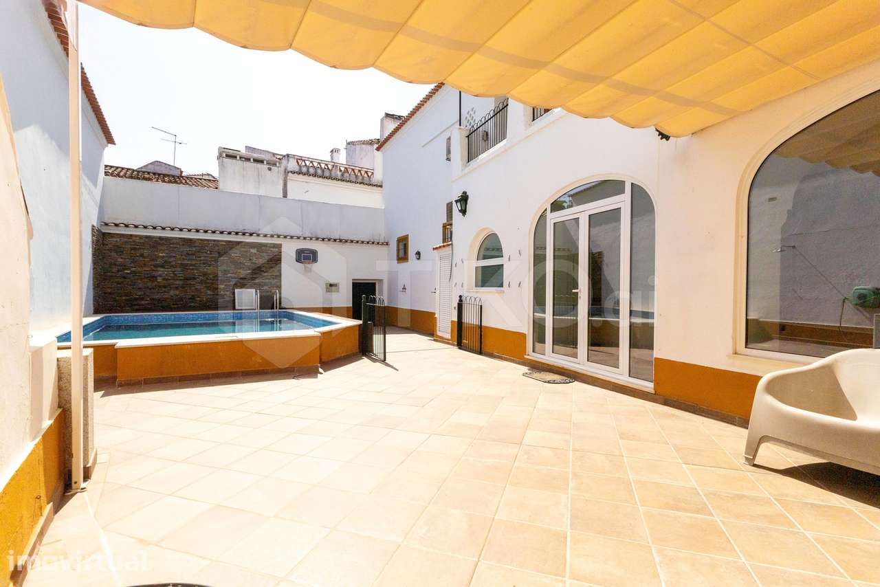 PALACETE MORADIA T5 COM PISCINA NO CENTRO HISTÓRICO DE ÉVORA | FRENTE - Grande imagem: 2/51