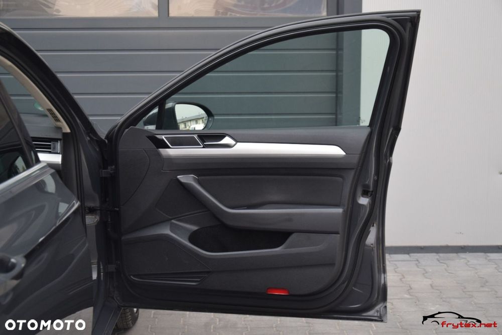 Volkswagen Passat - 24