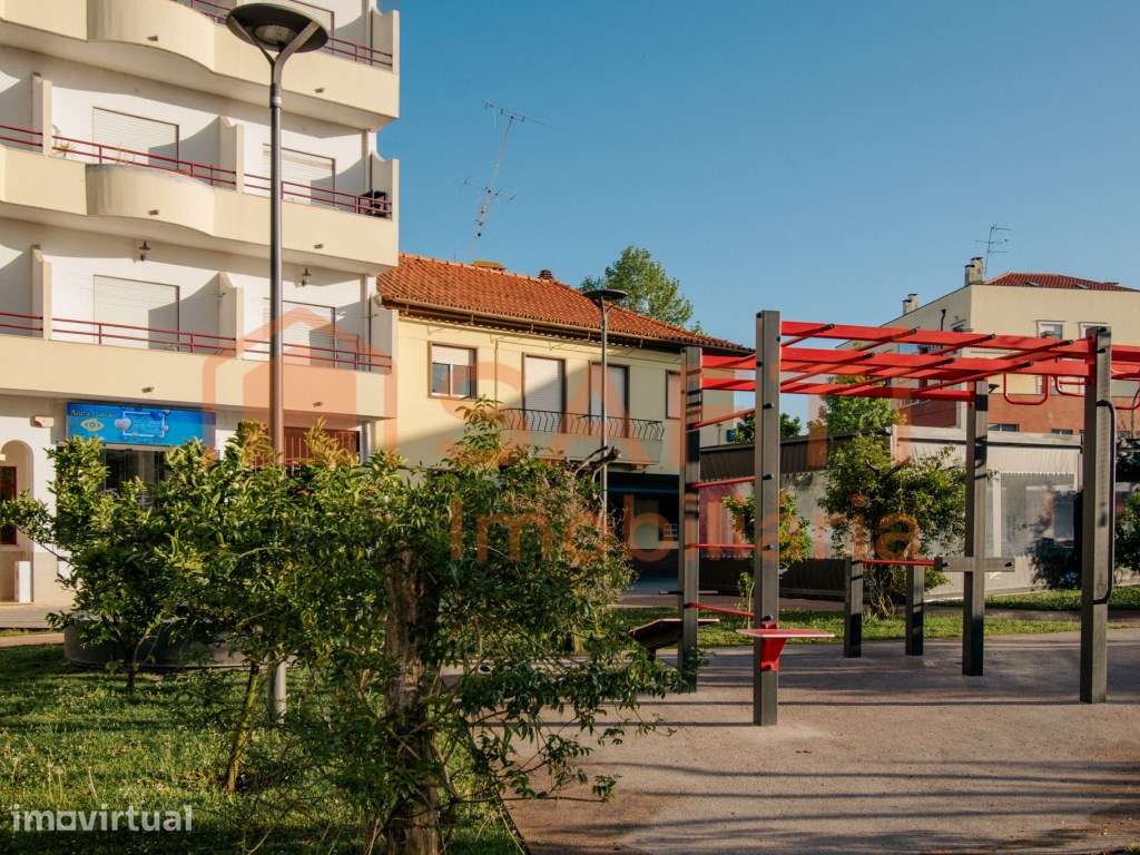Prédio misto composto por comércio e apartamento T2+1 - Centro de P... - Grande imagem: 2/28