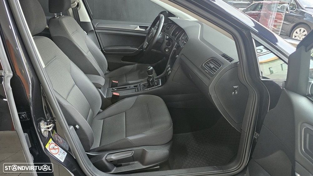 VW Golf 1.6 TDI Confortline - 14