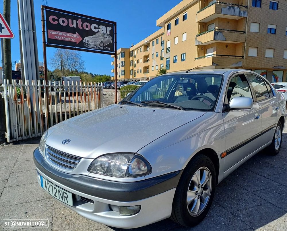 Toyota Avensis Sedan 1.6 Terra JE - 1