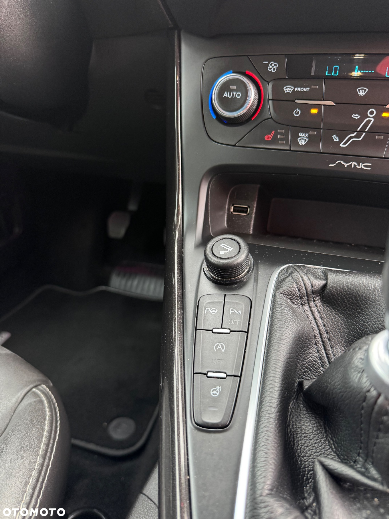 Ford Focus 1.5 EcoBoost Start-Stopp-System ST-LINE - 22