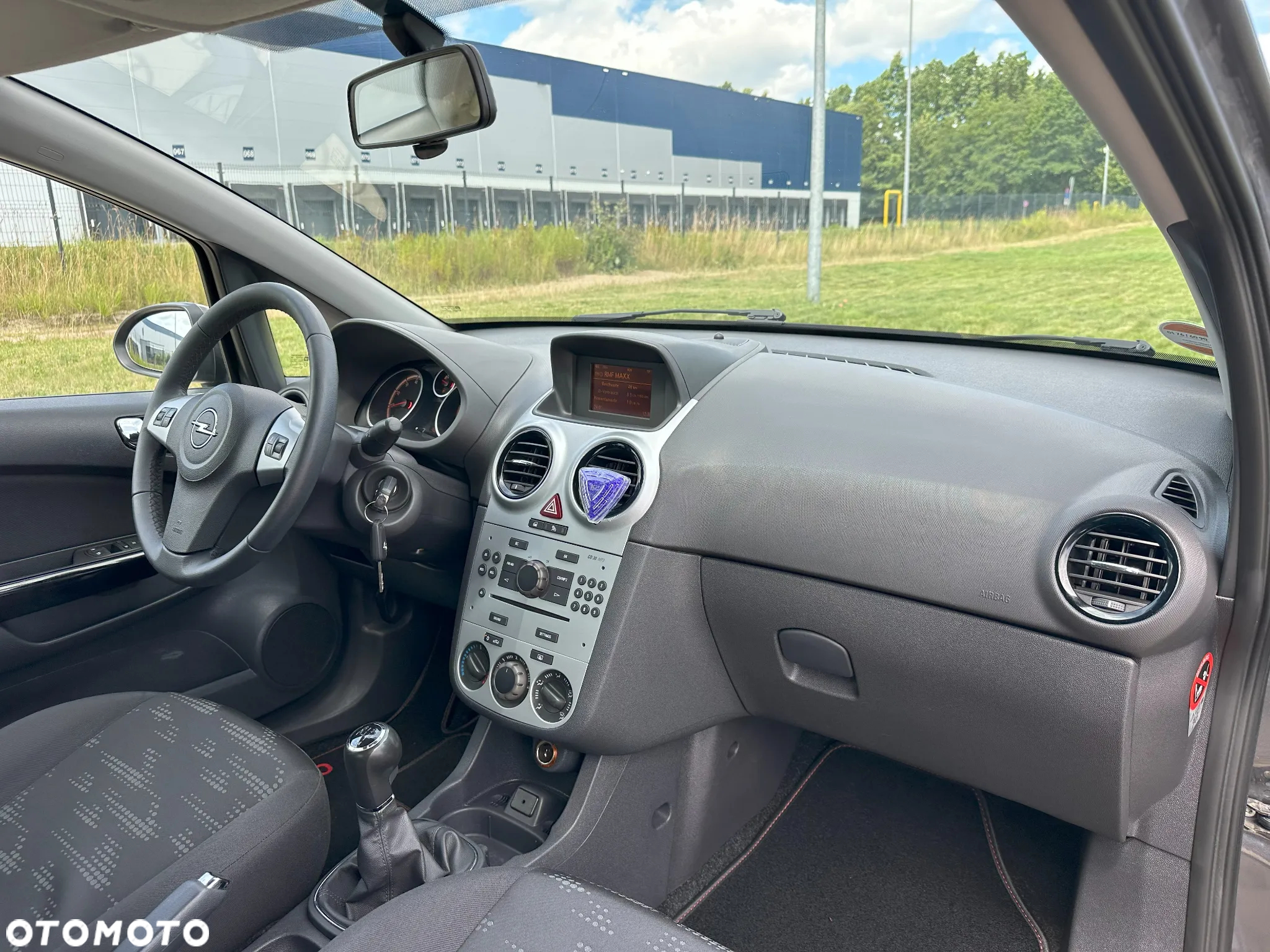 Opel Corsa 1.4 16V Satellite - 32
