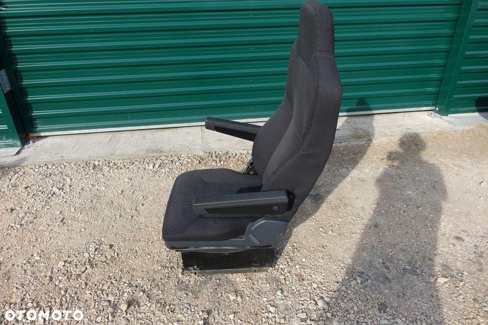FOTEL KIEROWCY ISRI PNEUMATYCZNY MERCEDES 234242312 - 16