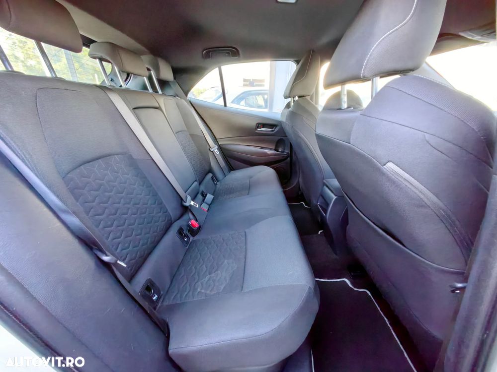 Toyota Corolla 1.8 HSD Business - 9
