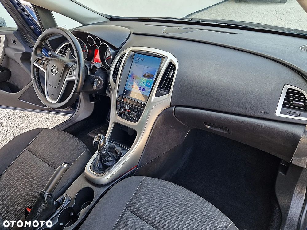 Opel Astra 1.4 Turbo 150 Jahre - 11