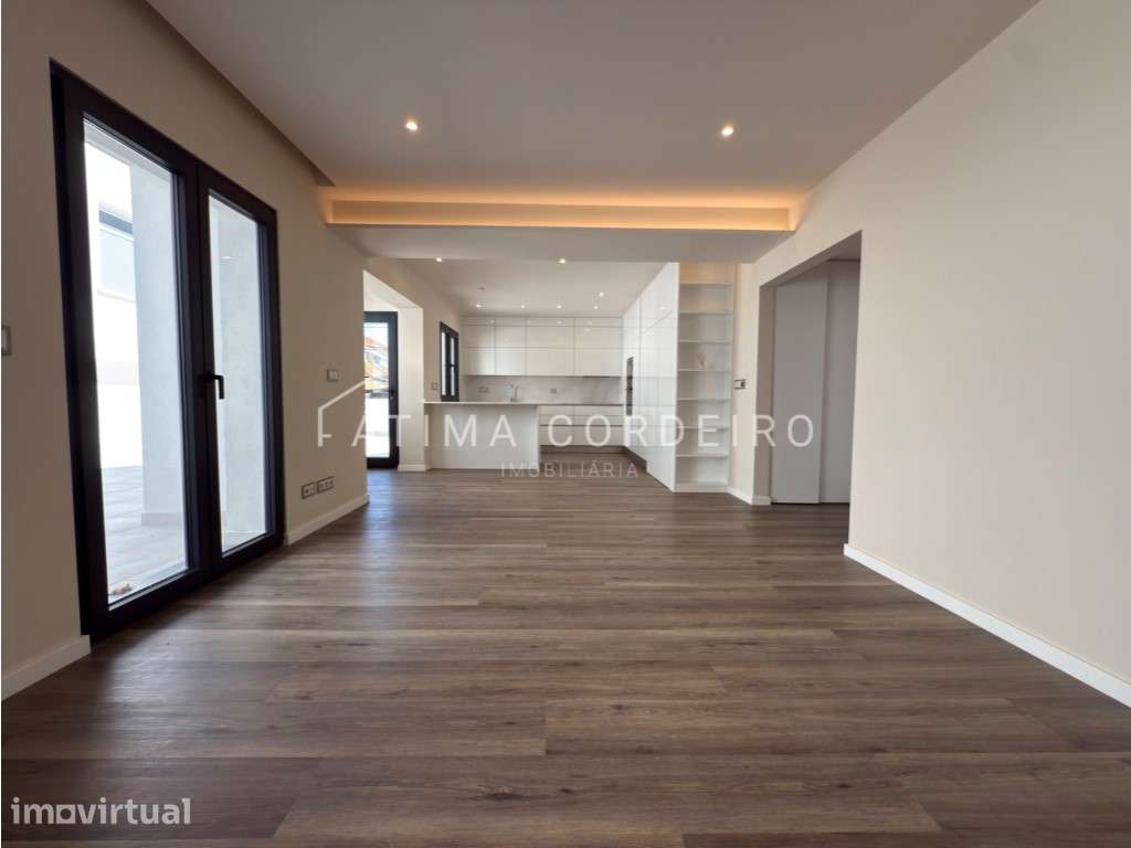 T4 de Luxo com Terraço de 115 m² no Coração de Almada - Grande imagem: 3/25