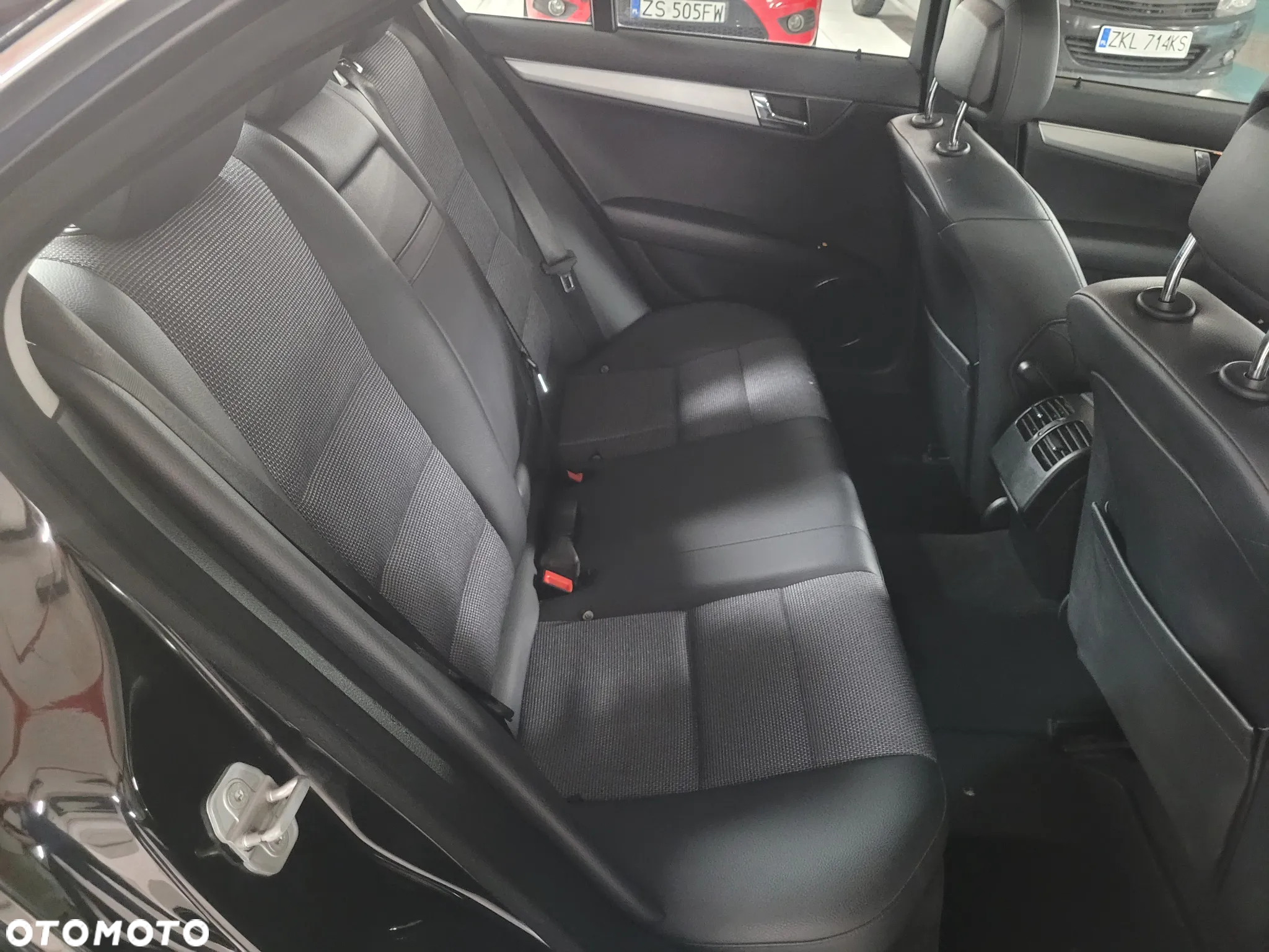 Mercedes-Benz Klasa C 180 Kompressor BlueEFFICIENCY Avantgarde - 11