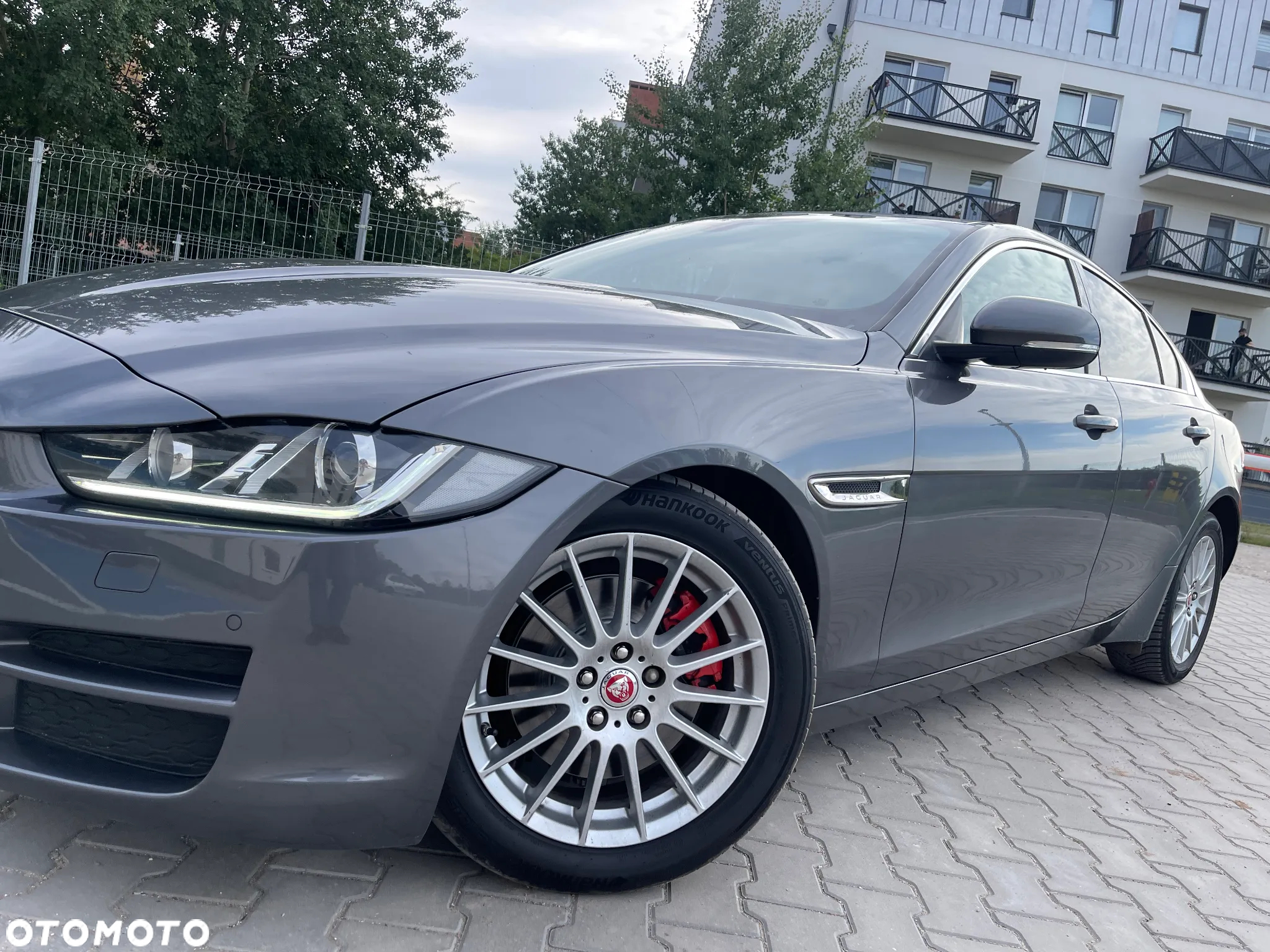 Jaguar XE 2.0 D Prestige - 29
