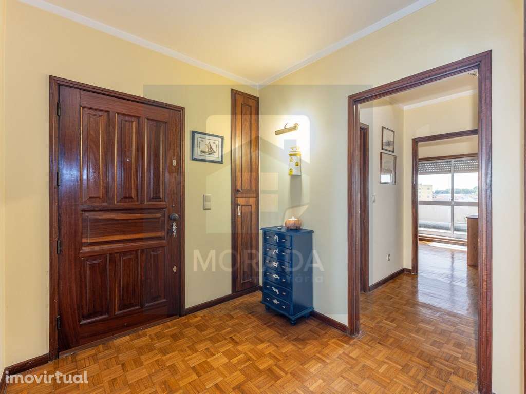 APARTAMENTO T2 || ÚLTIMO ANDAR C/ TERRAÇO || PADRÃO DA LÉGUA - Grande imagem: 3/33