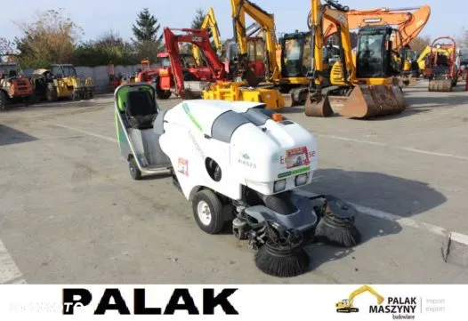 Inny Zamiatarka  Green Machines 414  samojezdna , 2011 rok - 7