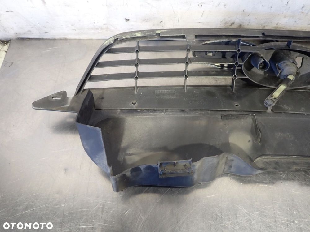 GRILL ATRAPA FORD FOCUS MK2 8M51-8200-BE - 5