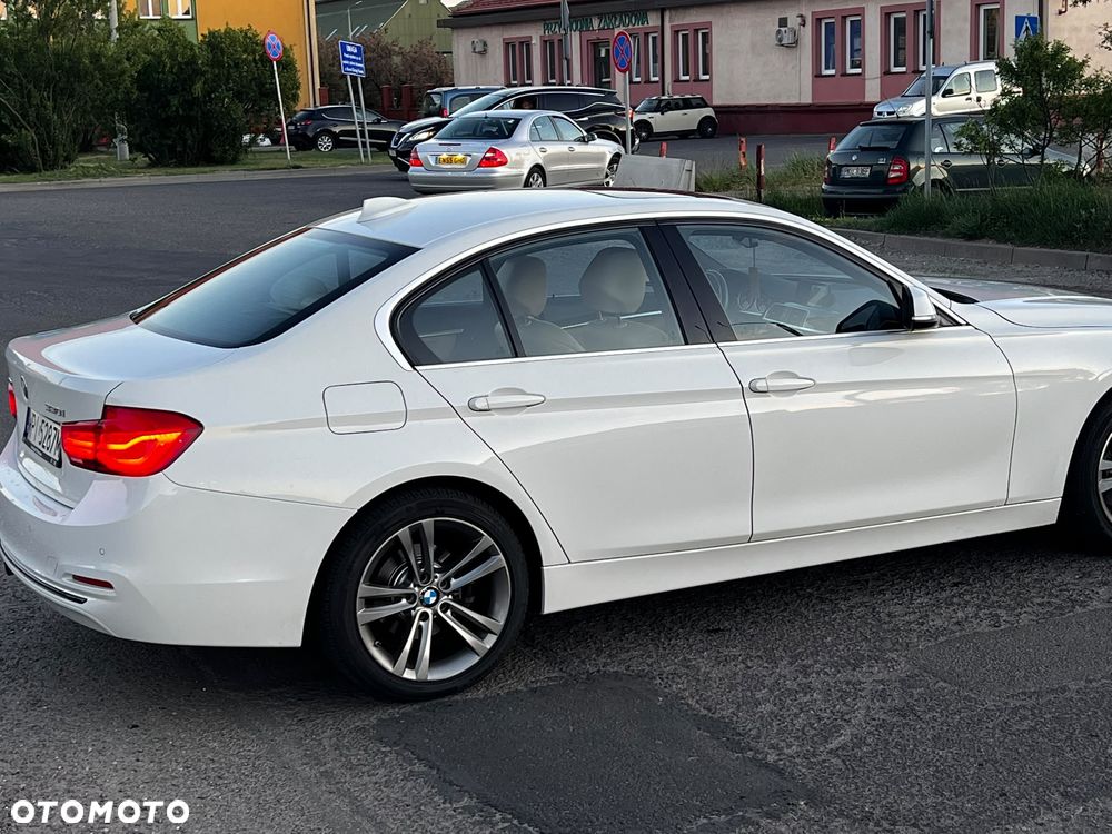 BMW Seria 3 330i - 8
