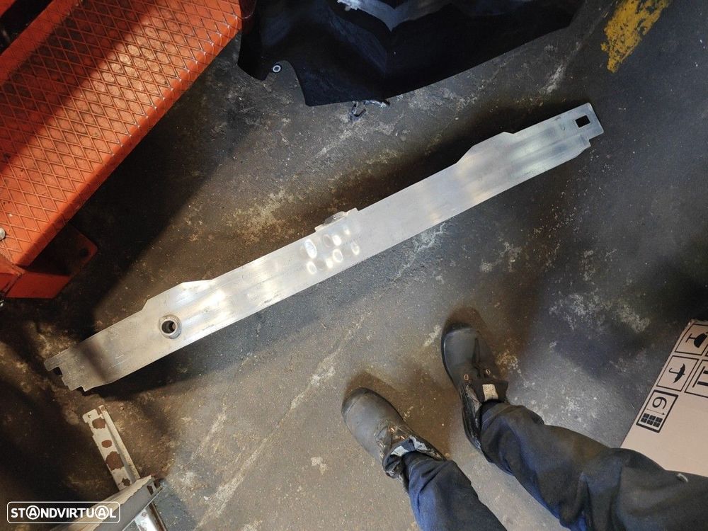 Reforço Do Parachoques Da Frente / Frontal Bmw 1 (F20)  51117255393 ?