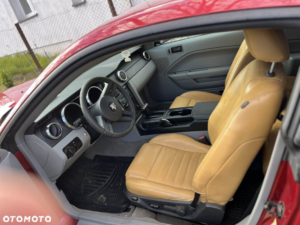 Ford Mustang - 7