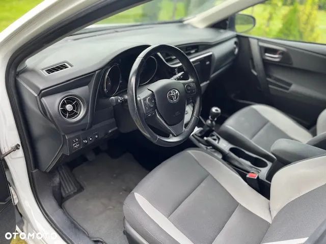 Toyota Auris 1.4 D-4D Active - 6