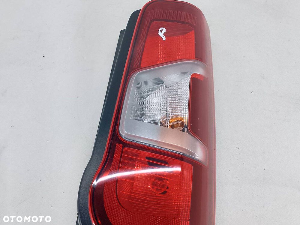 LAMPA TYLNA PRAWA PEUGEOT PARTNER III ( 19- ) 9820554880 - 1