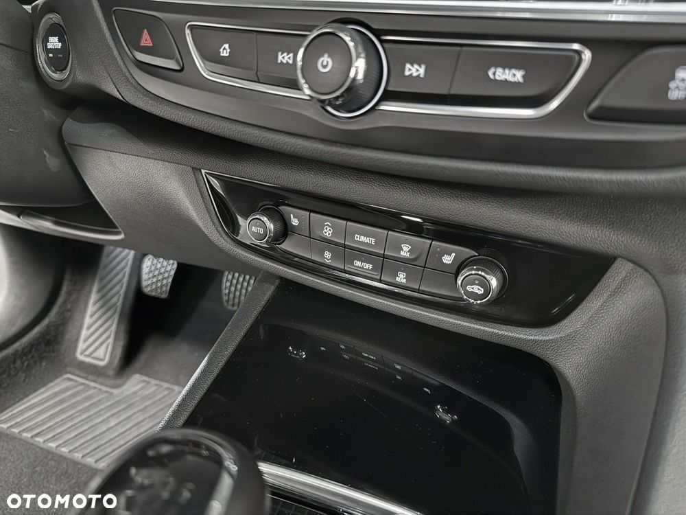 Opel Insignia - 30