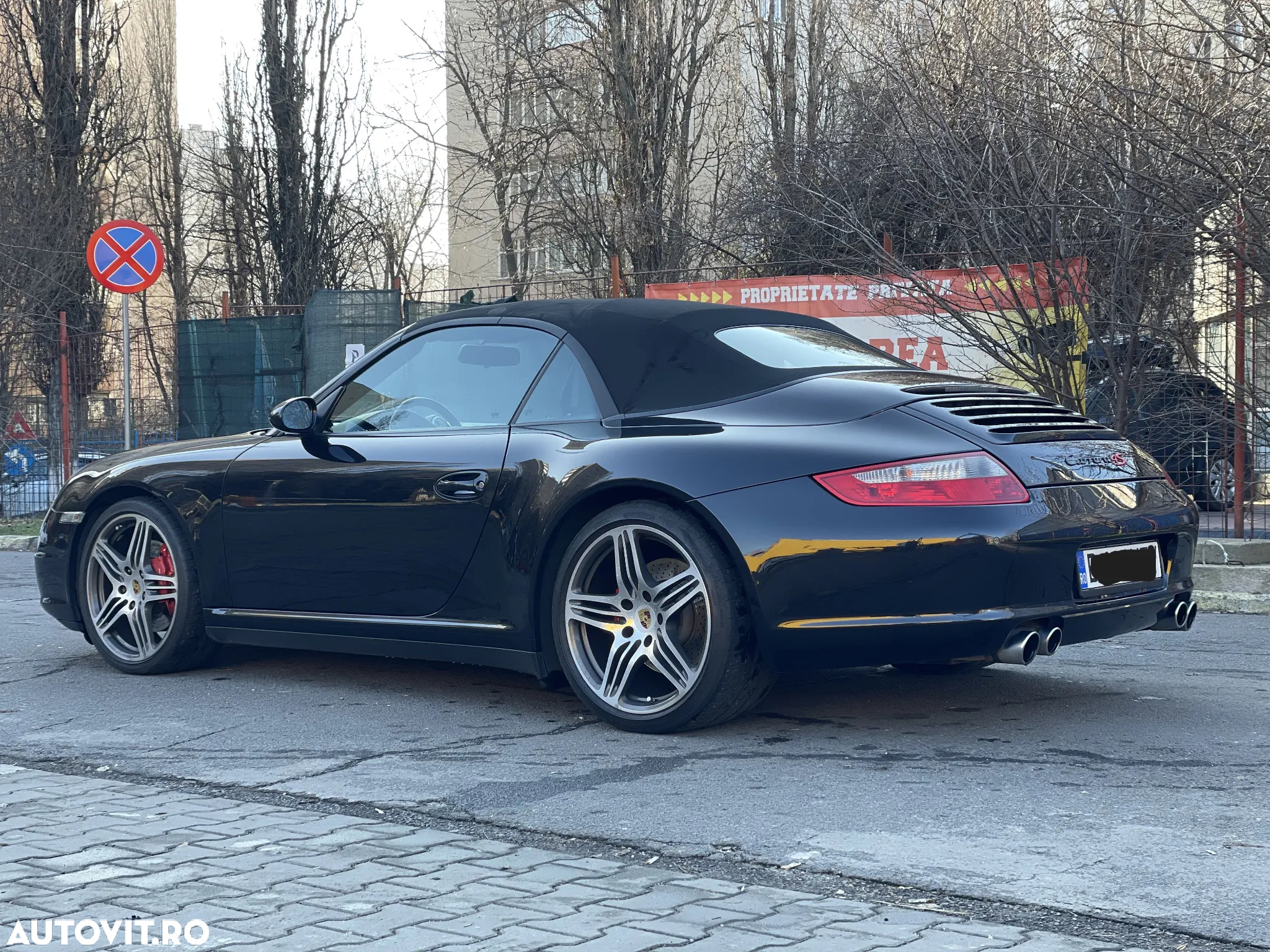 Porsche 911 Carrera 4 S Cabriolet - 2