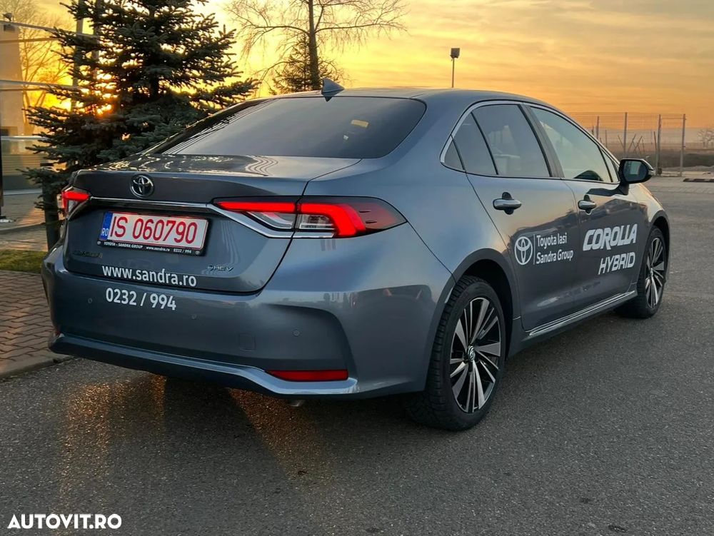 Toyota Corolla Sedan 1.8 HSD Dynamic - 3