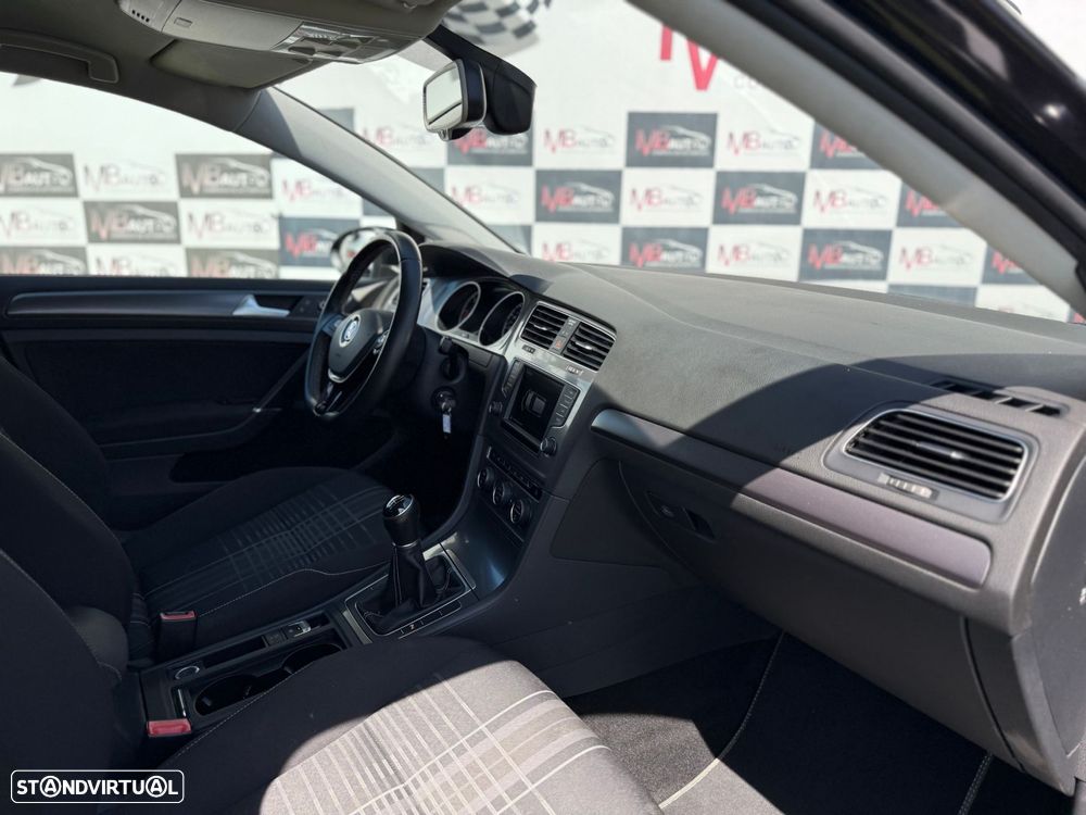 VW Golf 2.0 TDI Highline - 40