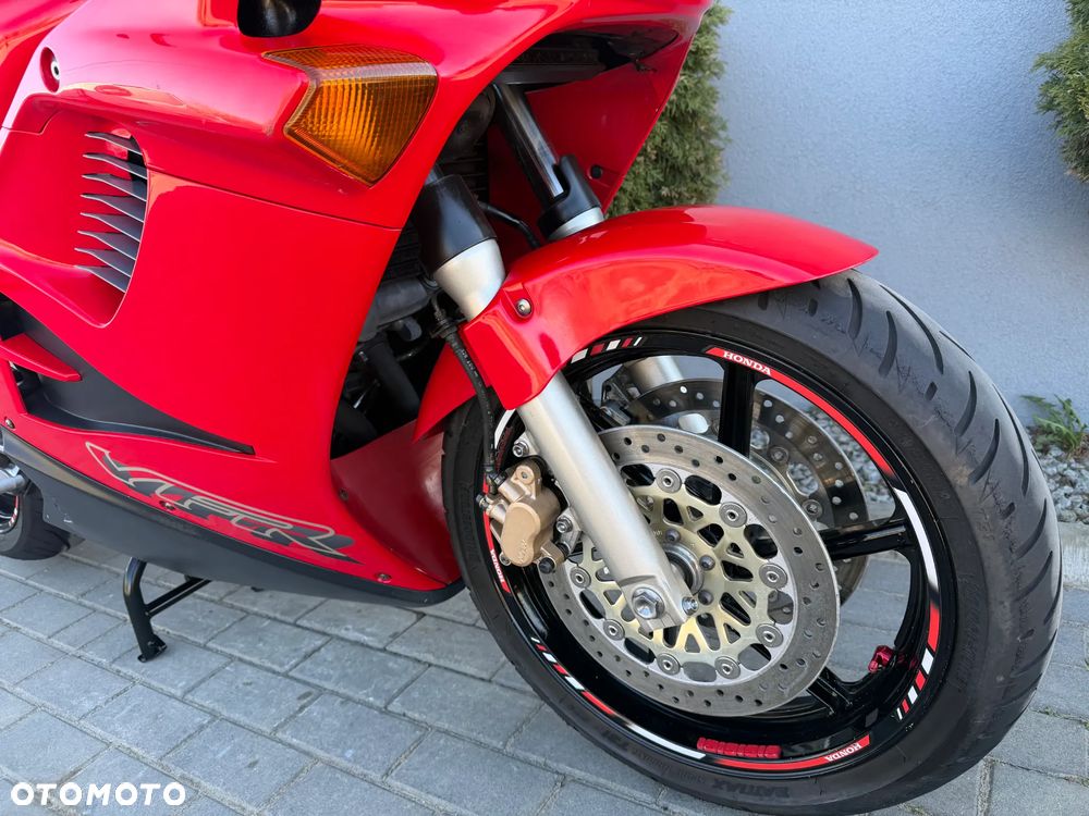 Honda VFR - 14