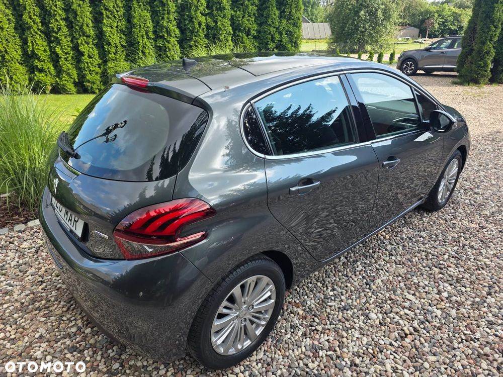Peugeot 208 1.2 PureTech Allure - 24