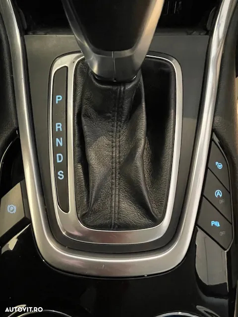 Ford Edge 2.0 TDCi Powershift Titanium - 19