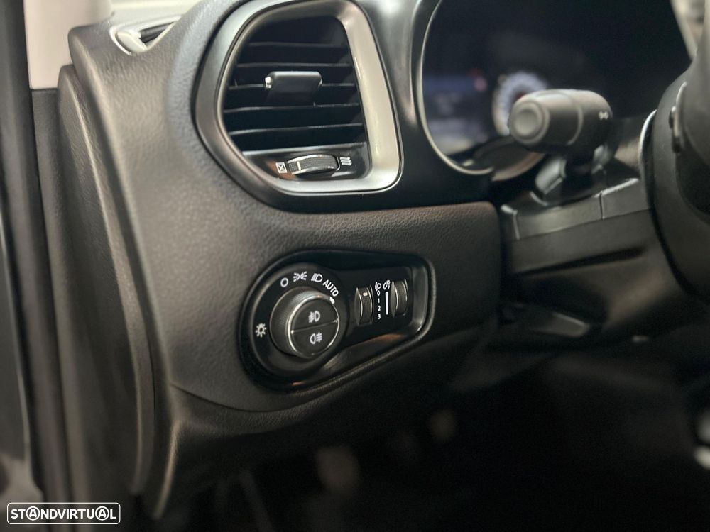 Jeep Renegade 1.0 T Limited - 18